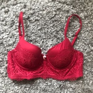 Victoria’s Secret lace Demi bustier 32C